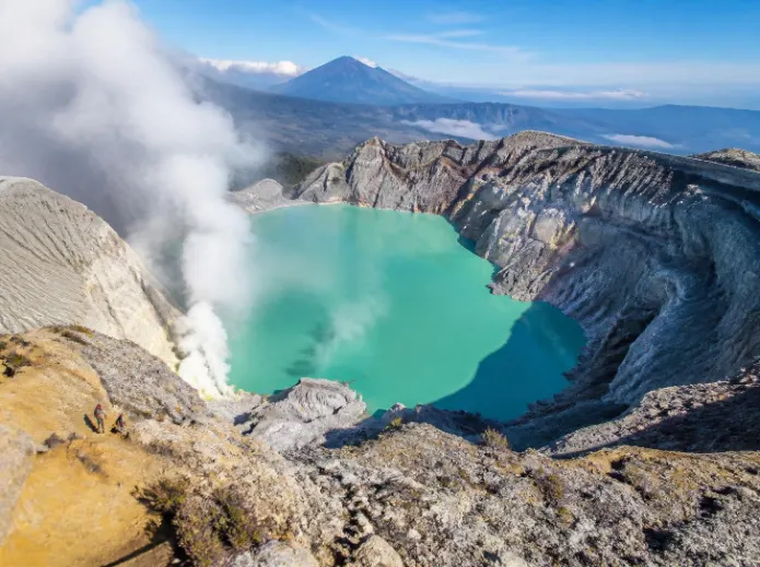 Kawah Ijen Banyuwangi dan fenomena blue fire