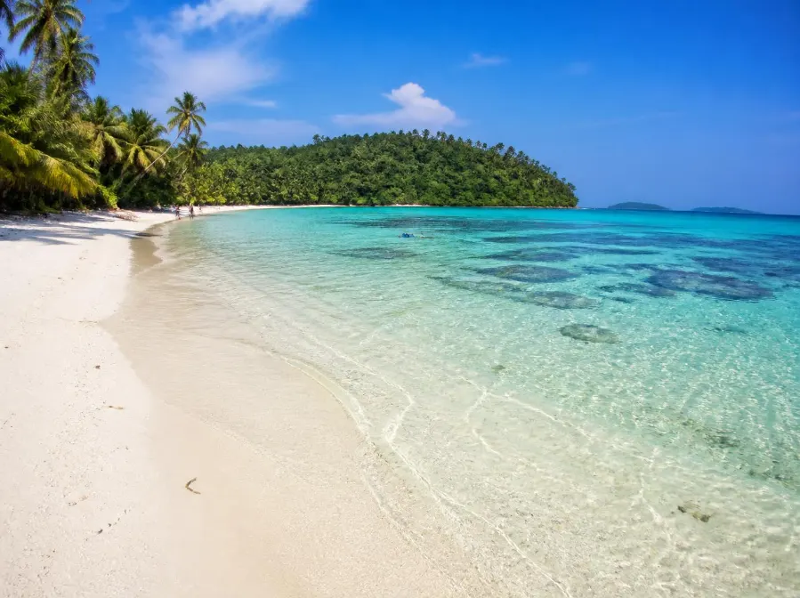 Open trip Karimunjawa dengan aktivitas laut dan island hopping
