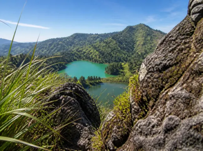 Paket Tour Batu Pandang Ratapan Angin