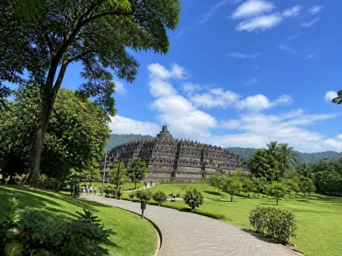 Paket Tour Candi Borobudur