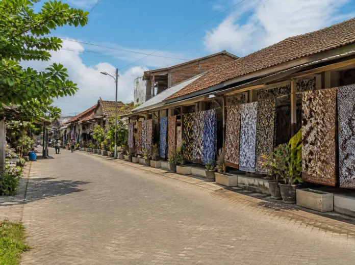 Paket Tour Desa Batik Trusmi