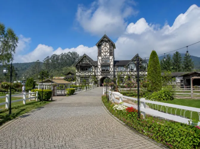 Paket Tour Farm House Lembang