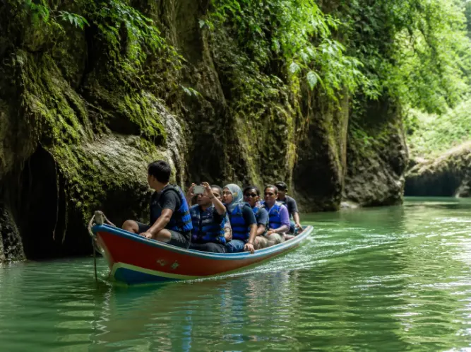 Paket Tour Green Canyon Pangandaran