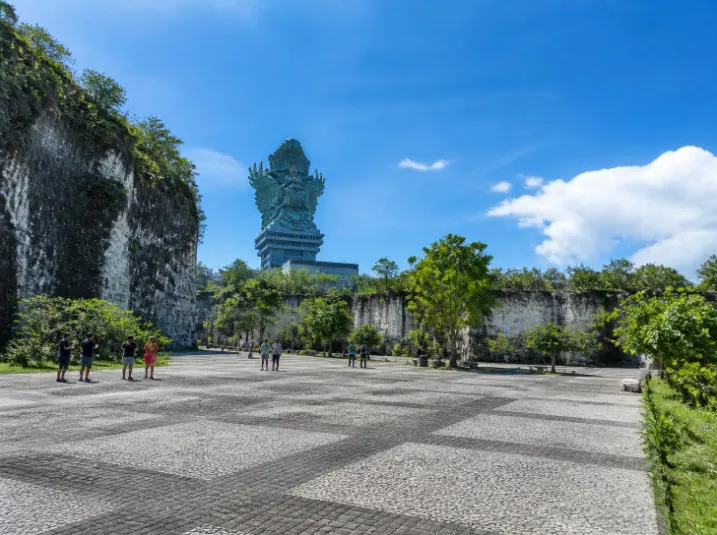 Paket Tour Uluwatu & GWK