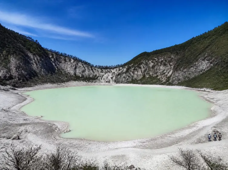 Paket Tour Kawah Putih