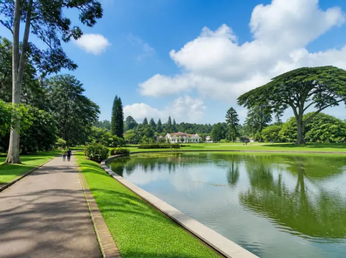 Paket Tour Kebun Raya Bogor