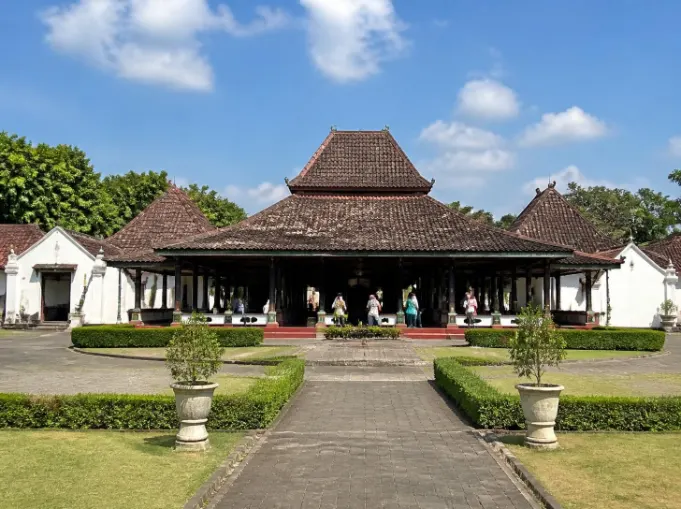 Paket Tour Keraton Kasepuhan