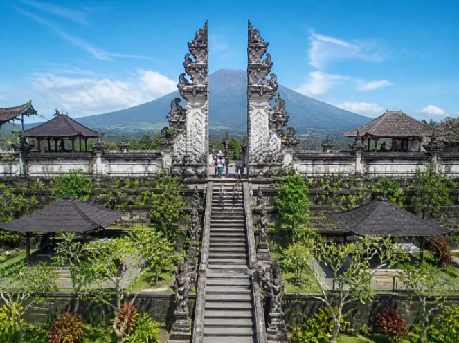 Paket Tour Lempuyang & Tirta Gangga