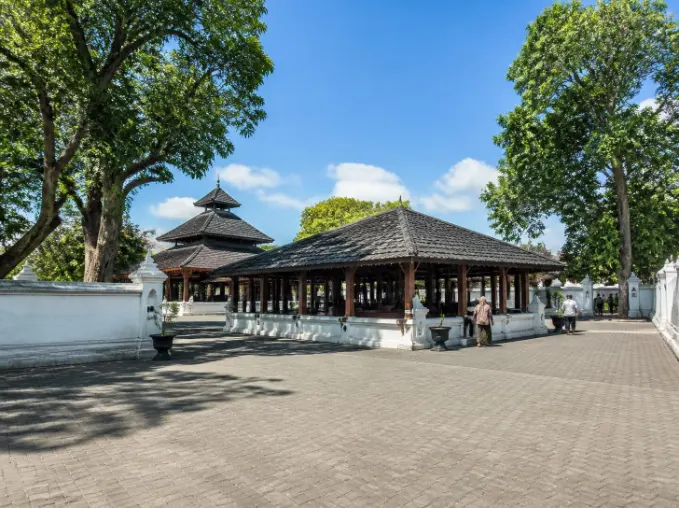 Paket Tour Makam Sunan Kalijaga