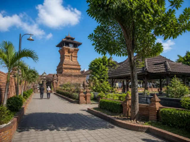 Paket Tour Masjid Menara Kudus