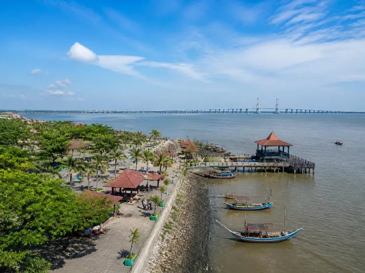 Paket Tour Pantai Kenjeran