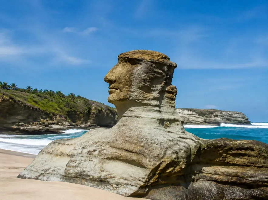 Paket Tour Pantai Klayar