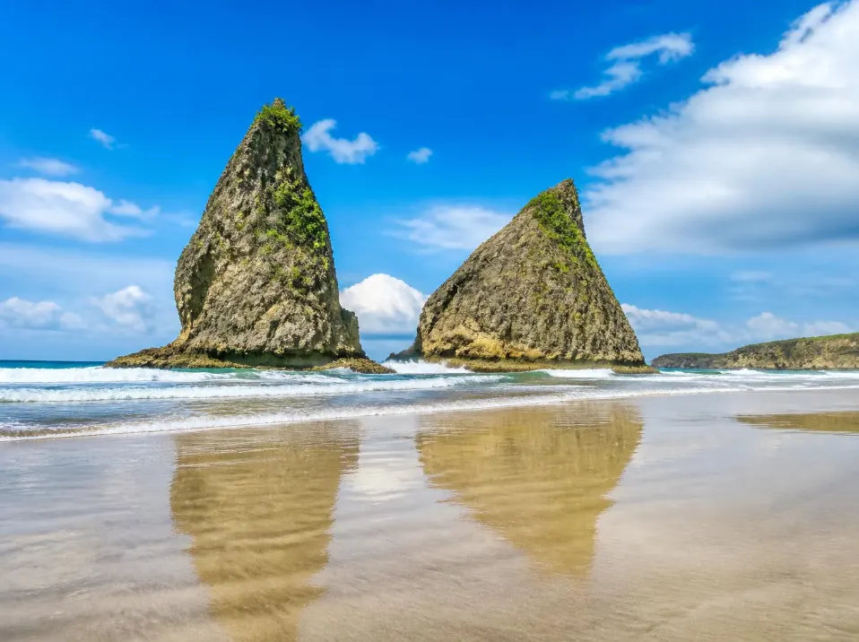 Paket Tour Pantai Sawarna