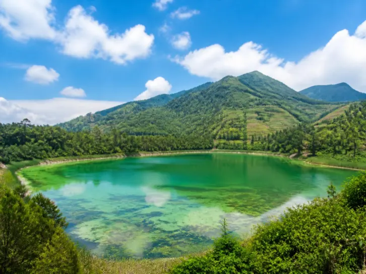 Paket Tour Telaga Warna Dieng