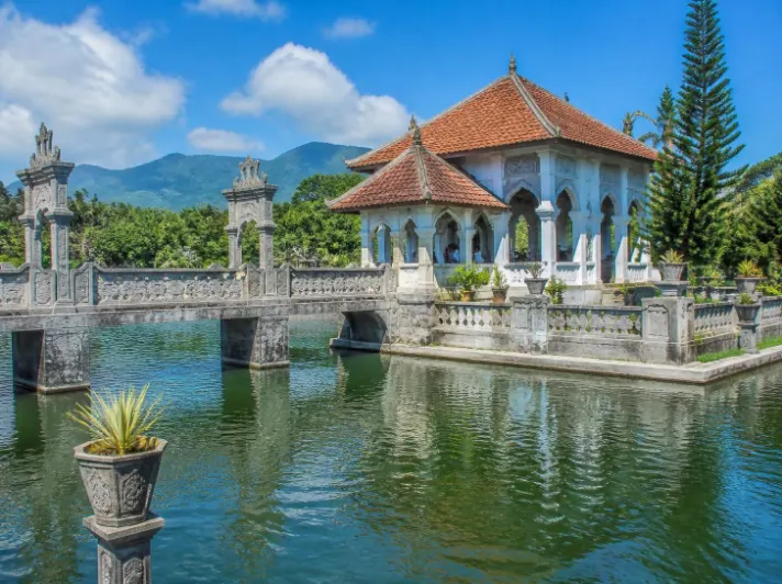 Paket Tour Tirta Gangga & Taman Ujung