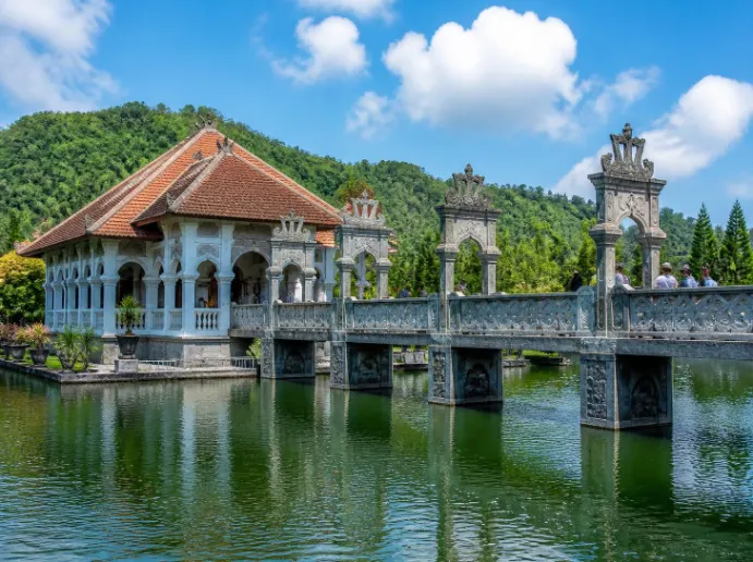 Paket Tour Tirta Gangga & Taman Ujung