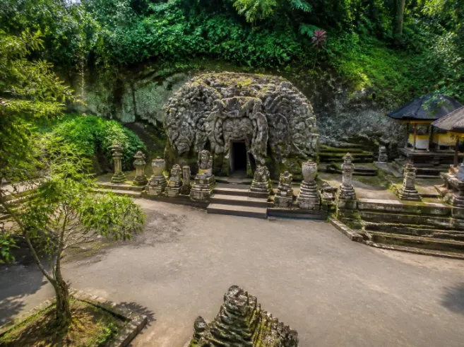 Kunjungan lanjutan ke Tanah Lot